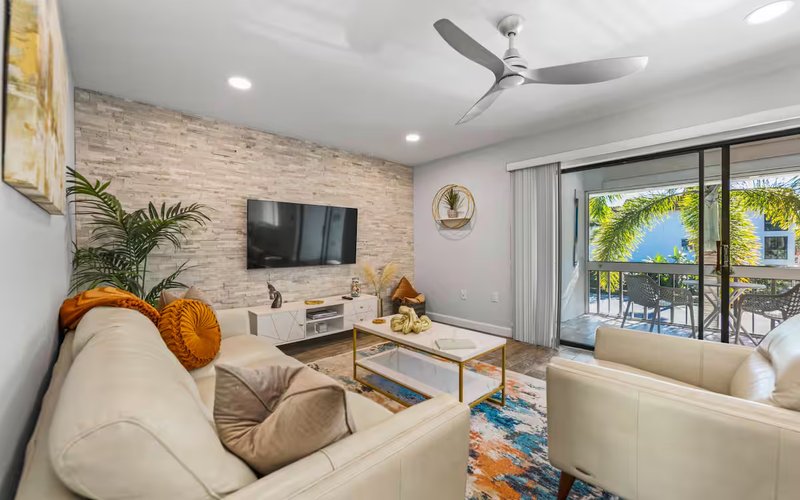 Mi Casa Siesta vacation rental on Siesta Key — managed by Estadia Hospitality Airbnb co-host
